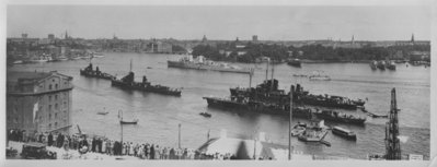 Немецкая эскадра в Стокгольме 06.1932.jpg