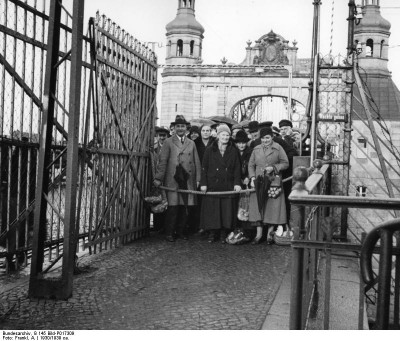 Bundesarchiv_B_145_Bild-P017309,_Tilsit,_Memelbrücke_nach_Litauen.jpg