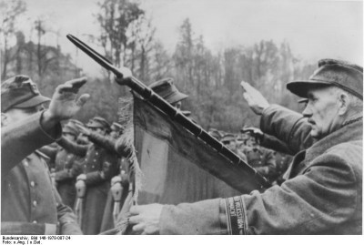 Bundesarchiv_Bild_146-1978-087-24,_Volkssturm,_Vereidigung.jpg