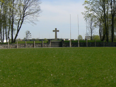 Крест на месте крематория.jpg
