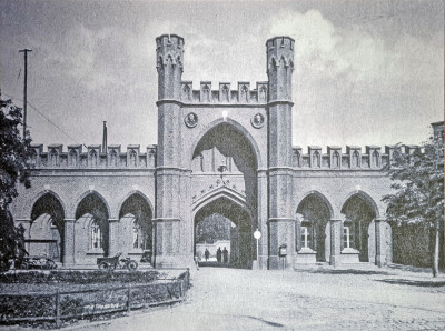 Росгартенские ворота. Довоенное фото