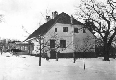 073-0028 Das Pfarrhaus im Winter.jpg