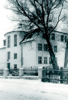 Фото 1950 года. Автор Ромась Е.П. - директор школы.jpeg