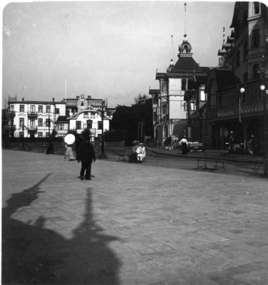 Cranz - Devant Hotel de la Plage.jpg