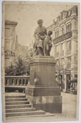 Koenigsberg - Statue am Kaiser Wilhelm Platz_2.jpg