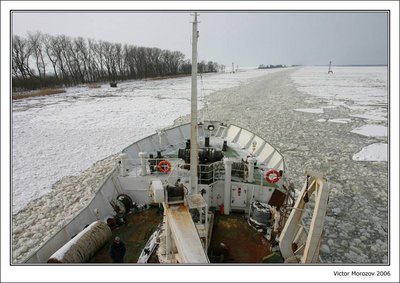 Зимняя навигация на морском канале