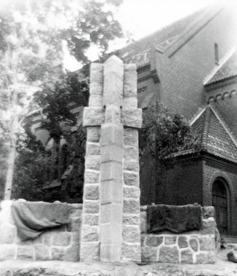 Willuhnen - Kriegerdenkmal 1936.jpg