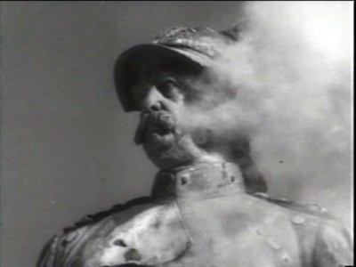 Памятник Бисмарку с тлеющей паклей в простреленной голове