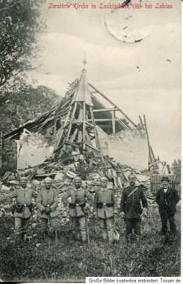 Ostpreußen Laukischen bei Labiau Polessk Полесск zerstörte Kirche Soldaten 1914.jpg