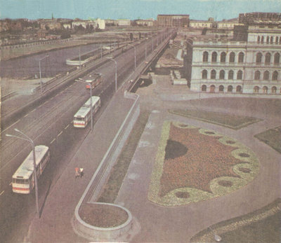 1976 .jpg