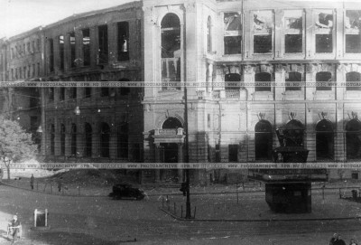 Вид разрушенного здания в центре Кенигсберга.jpg