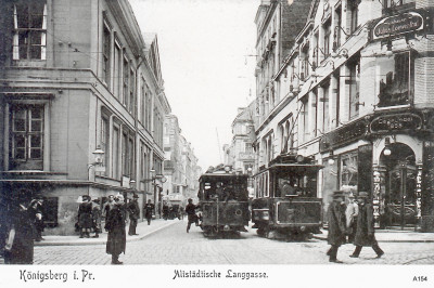 Königsberg, Altstädtische Langgasse mit elektrischer Straßenbahn.