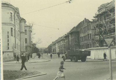 перекресток Сталинградского проспекта с улицами Кутузова и Офицерской.jpg