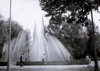 фонтан на Ленпроспекте 1974.jpg
