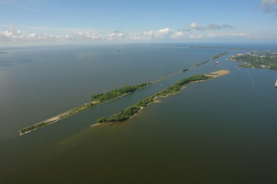 Остров в Калиннградском морском канале.